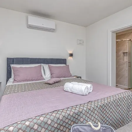Rooms Nilda-2